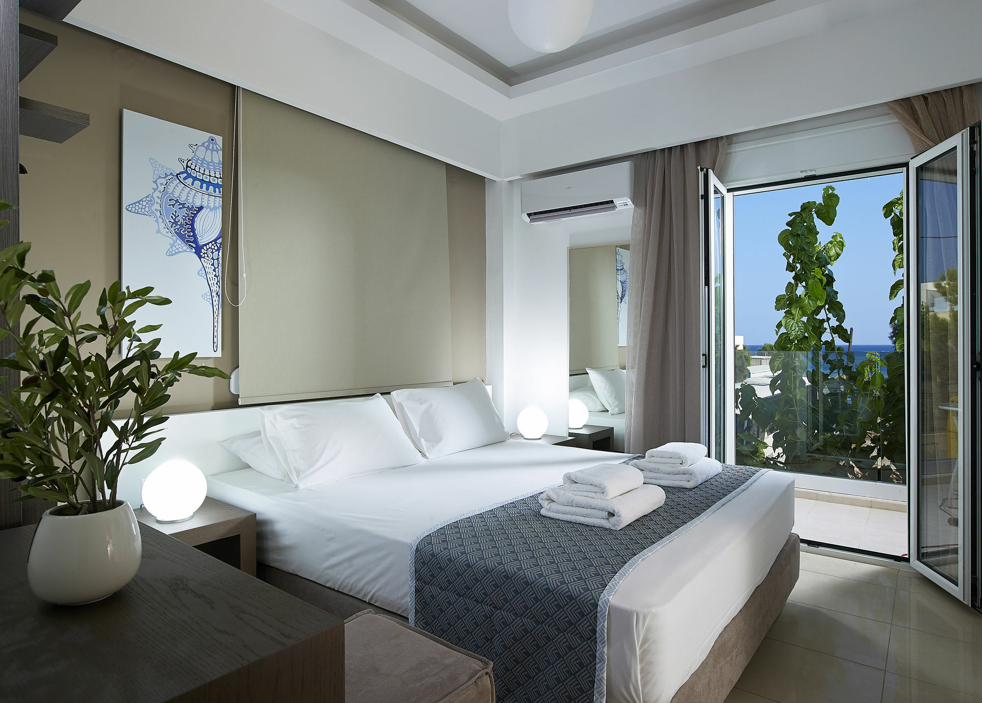 Coral Apartments Ierápetra Esterno foto